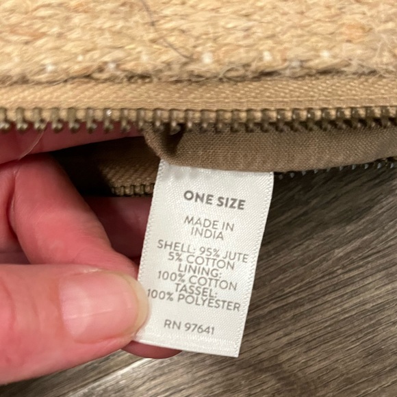 Jute striped wristlet bag - Picture 4 of 5